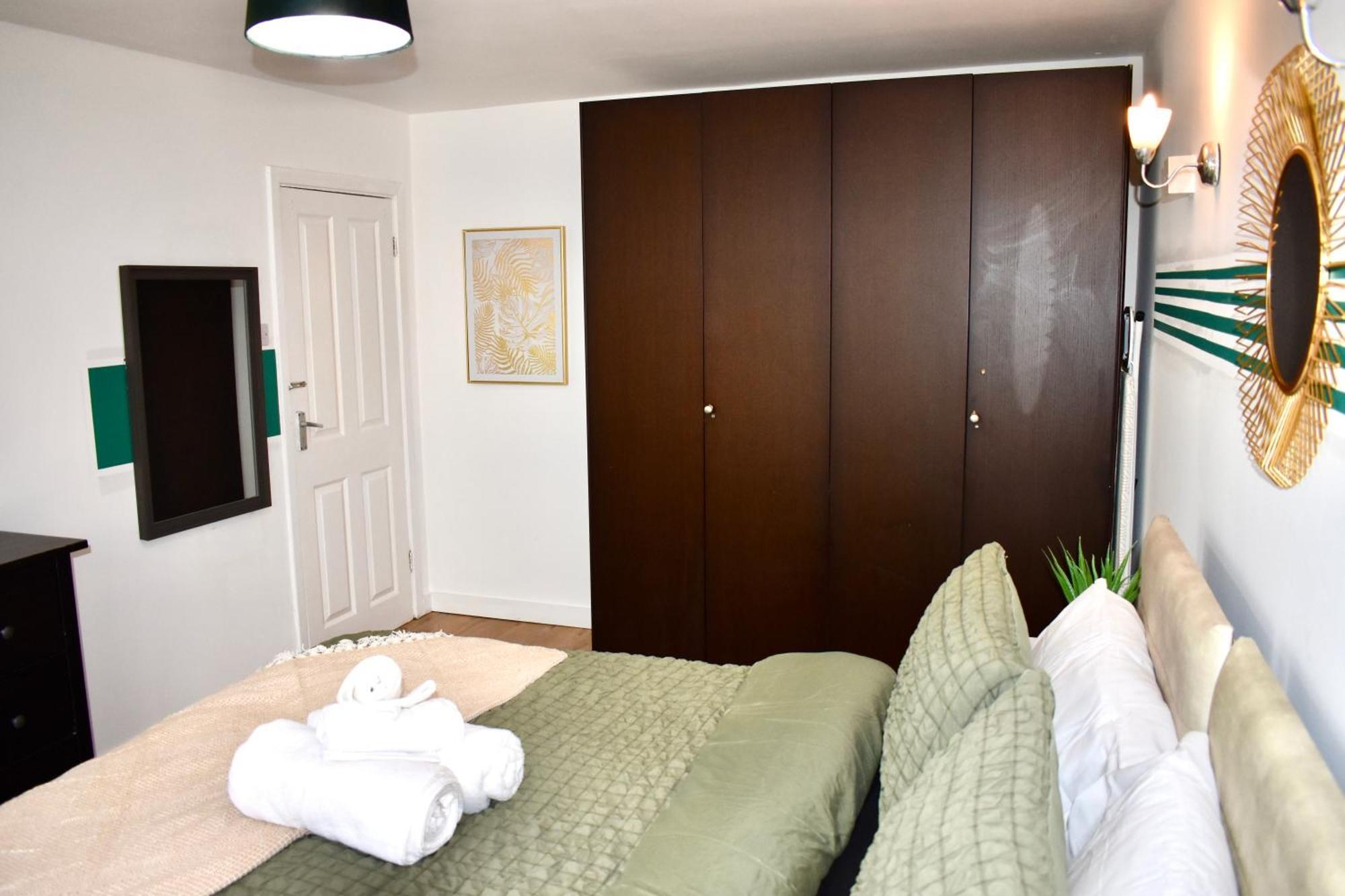 Luxury 2 Bedroom Apartment, Parking, Few Minutes Walk From Wembley Stadium Londres Exterior foto